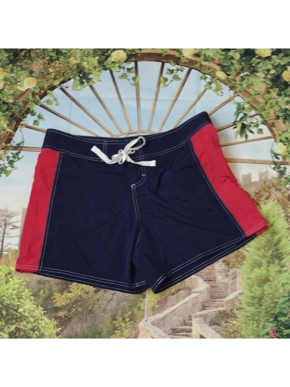 Tommy BAHAMA - blue red board shorts size medium